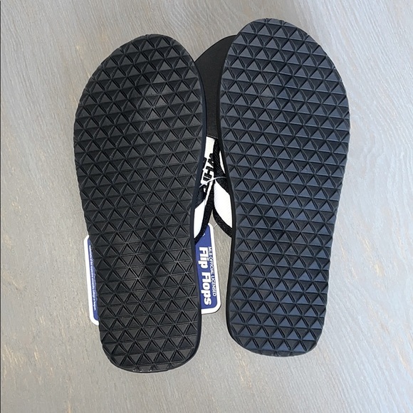 MLB Chicago White Sox Flip Flops Wmns 7-8 Boys 5-6 - Picture 2 of 5